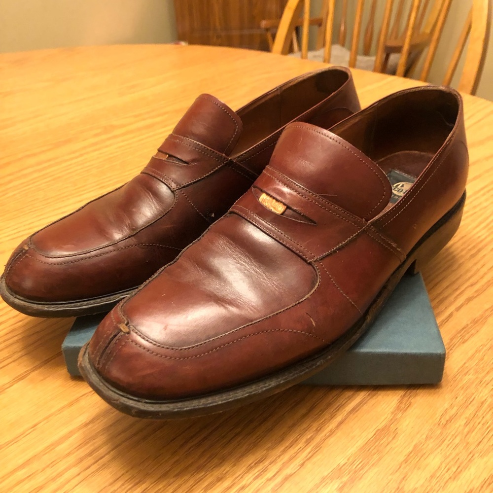 Bacco Bucci men’s brown loafers, made in Italy.